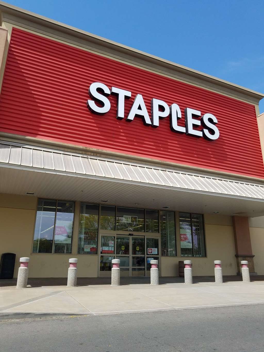 Staples, 280 W Lake Mead Pkwy, Henderson, NV 89015, USA