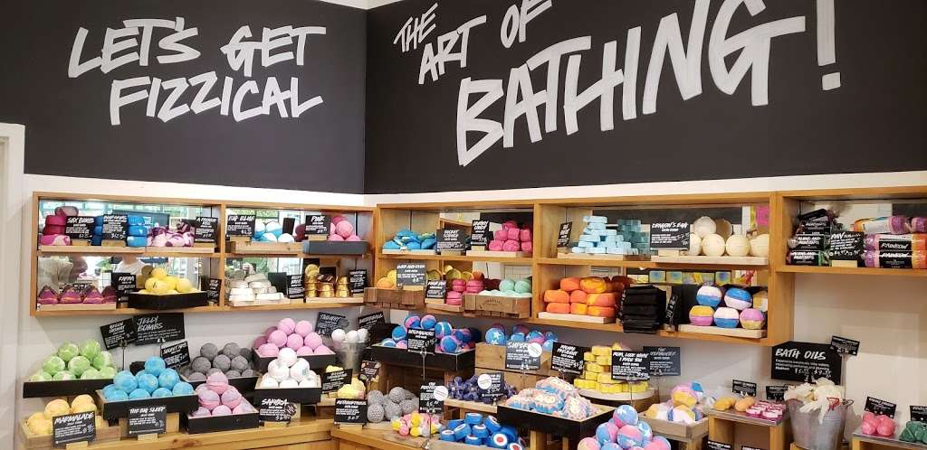 LUSH | 429 Stanton Christiana, Mall Road, Newark, DE 19702, USA | Phone: (302) 738-5874