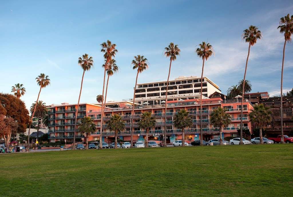 La Jolla Cove Hotel & Suites | 1155 Coast Blvd, La Jolla, CA 92037, USA | Phone: (858) 459-2621