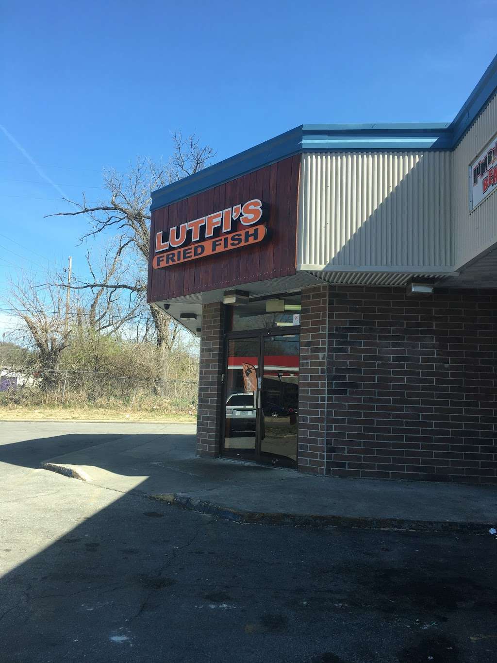 Lutfis Fried Fish & Chicken | 4741 Parallel Pkwy, Kansas City, KS 66104, USA | Phone: (913) 287-5157