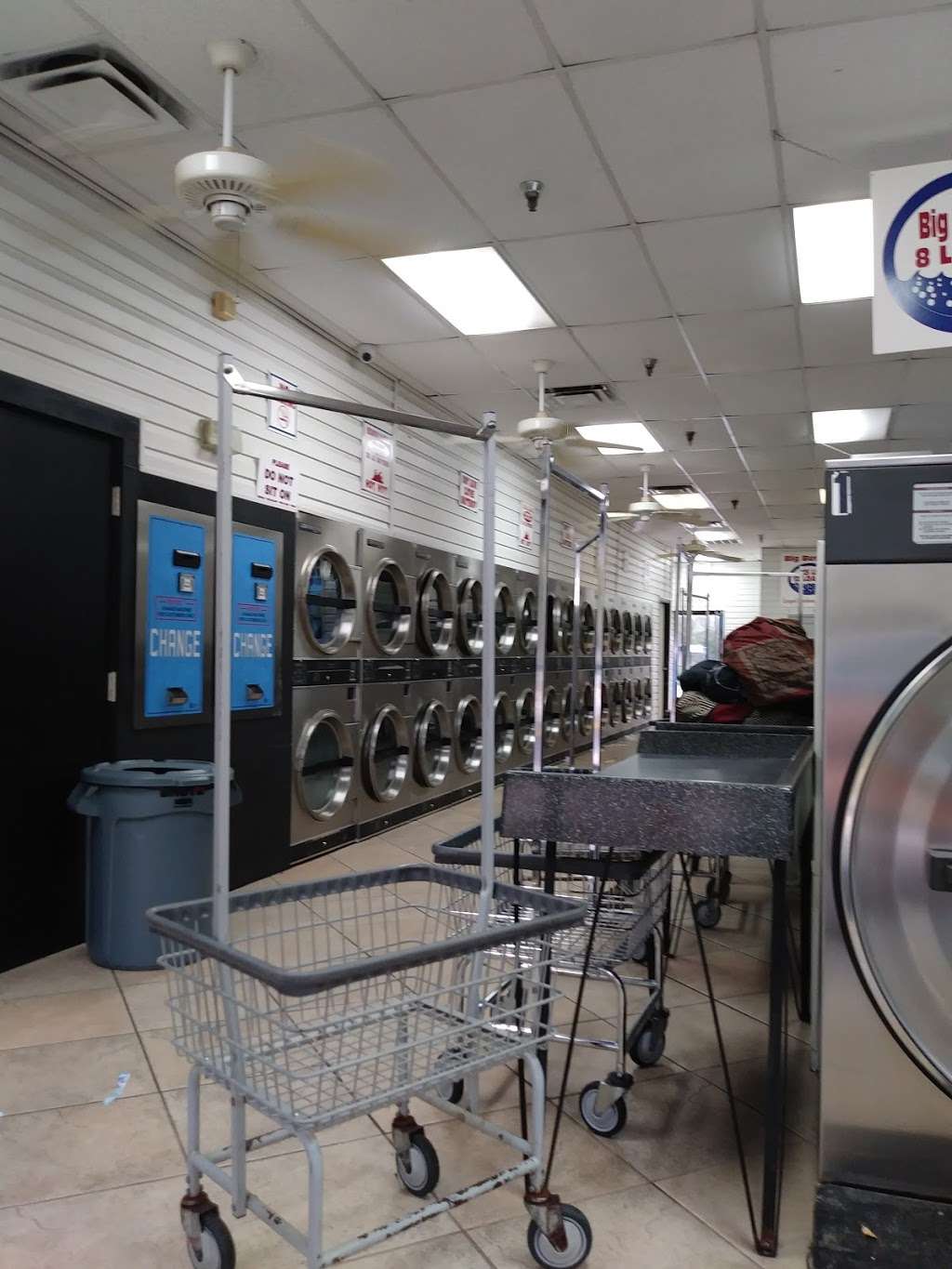 AAA 24 Hr Coin Laundry | 1570 Harrison St, Titusville, FL 32780, USA | Phone: (321) 269-9319