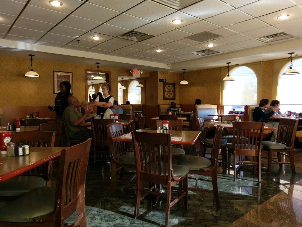 Golden Dawn Diner | 4387 US-130, Burlington, NJ 08016, USA | Phone: (609) 877-2236