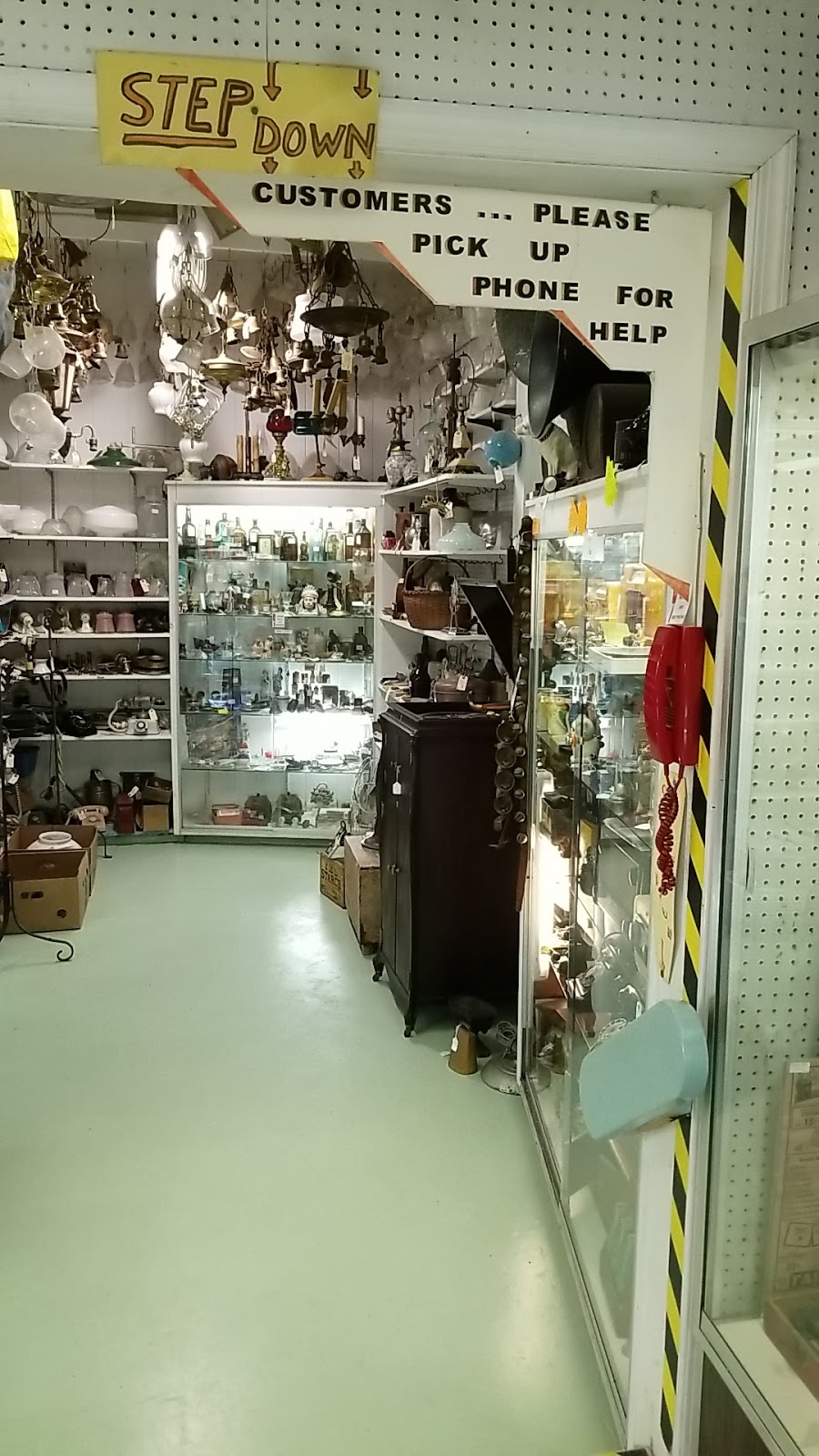 Lancaster County Antique Center | 2255 N Reading Rd, Denver, PA 17517, USA | Phone: (717) 336-2701