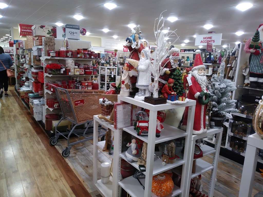 Marshalls & HomeGoods | 153 University Ave, Westwood, MA 02090, USA | Phone: (781) 326-6057