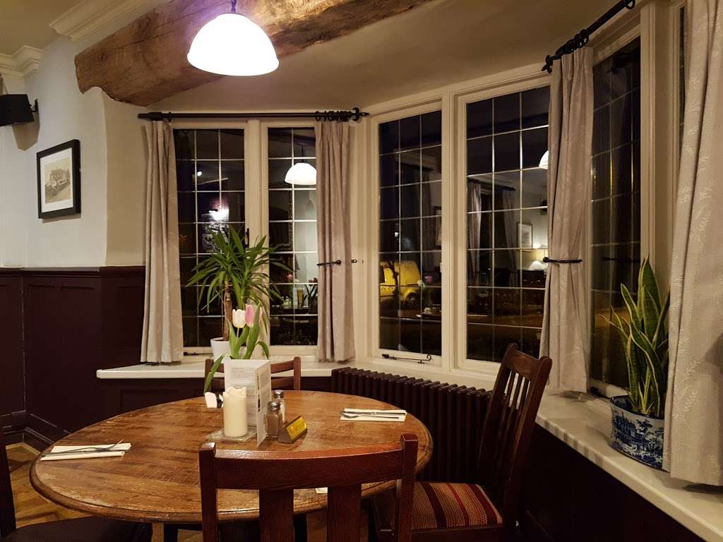 The Owl At Kingsfold | Dorking Rd, Horsham RH12 3SA, UK | Phone: 01306 628499