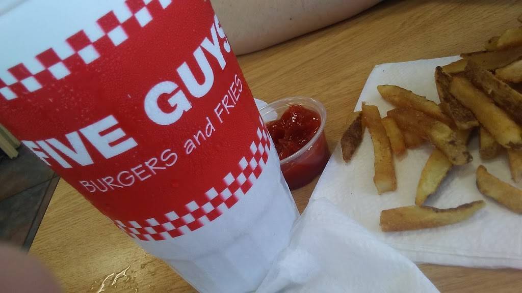 Five Guys | 4410 19th St Suite 100, Lubbock, TX 79407, USA | Phone: (806) 368-3490