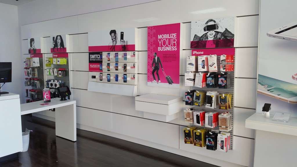 T-Mobile | 4754 N Congress Ave, Boynton Beach, FL 33426 | Phone: (561) 223-3622