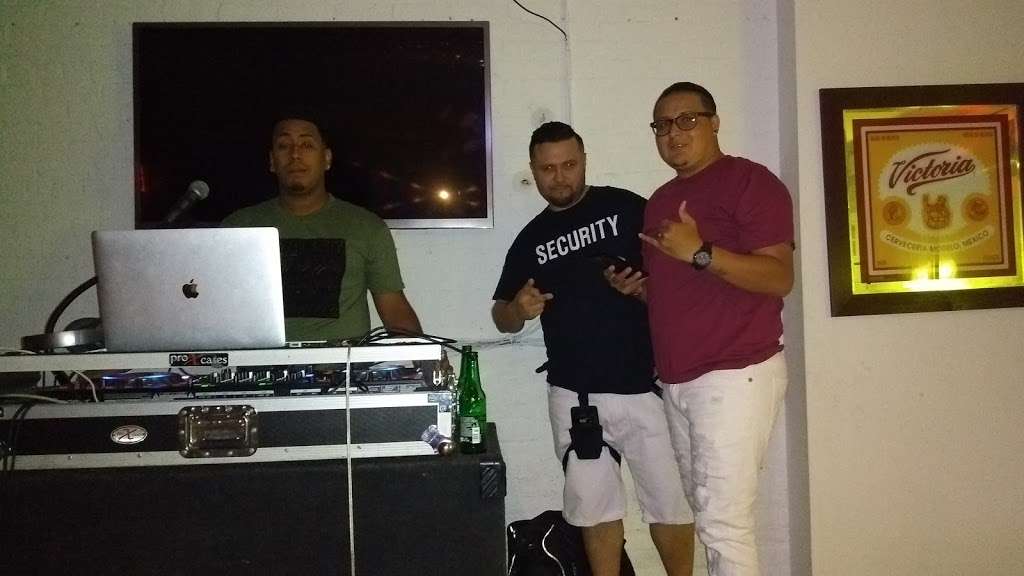 Mar De Copas | 102 Liberty St, Newburgh, NY 12550, USA | Phone: (845) 670-7025