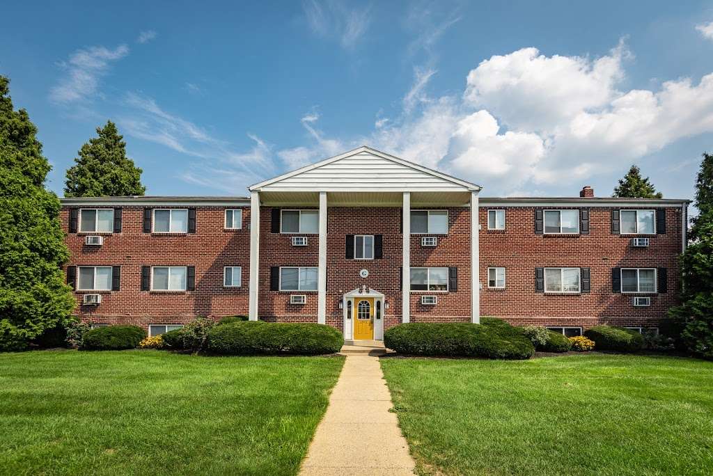 Sweetbriar Apartments | 1917 Oregon Pike, Lancaster, PA 17601, USA | Phone: (717) 925-7598