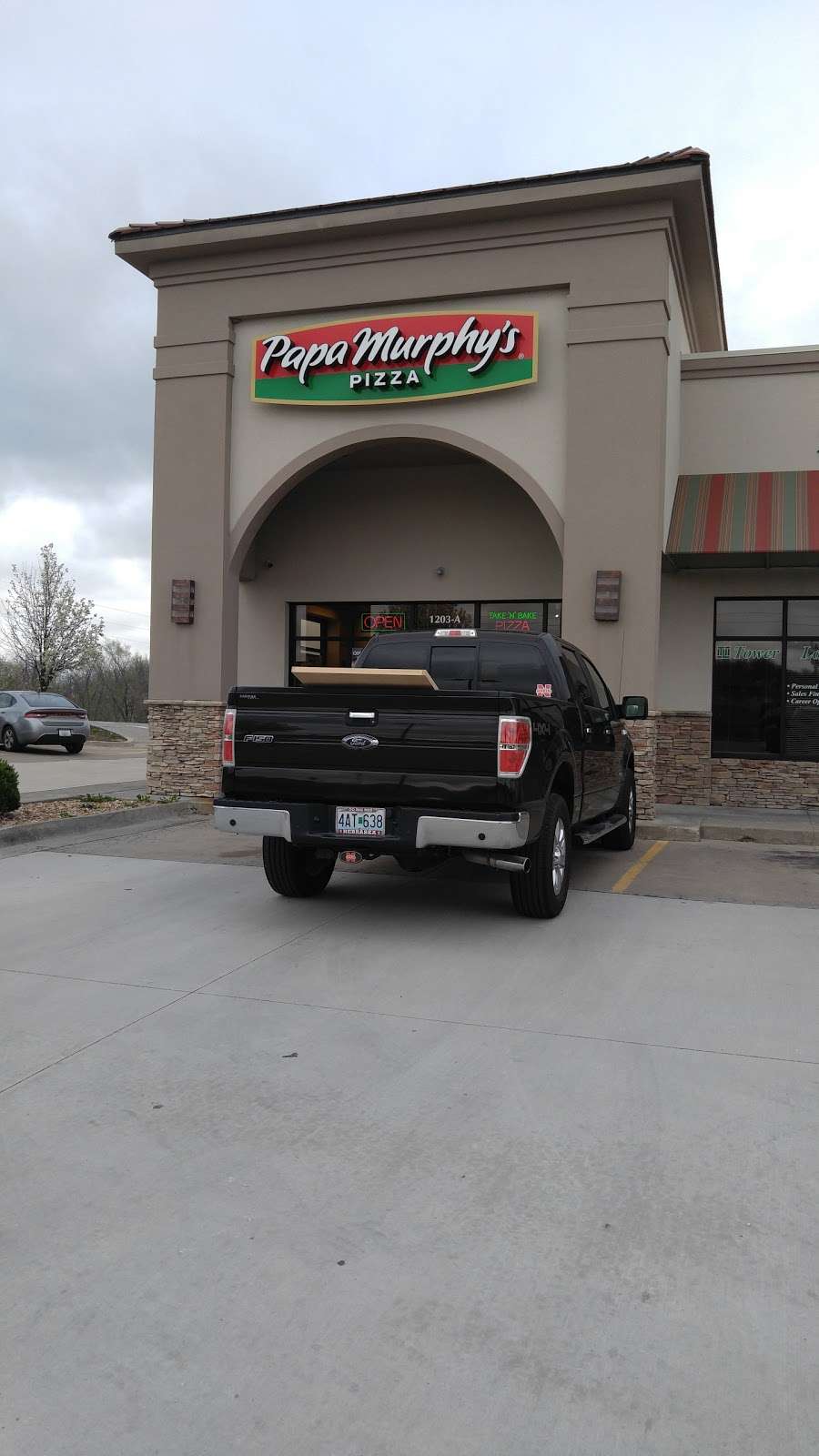 Papa Murphys Take N Bake Pizza | 1203 S Buckner Tarsney Rd suite a, Grain Valley, MO 64029, USA | Phone: (816) 443-5275