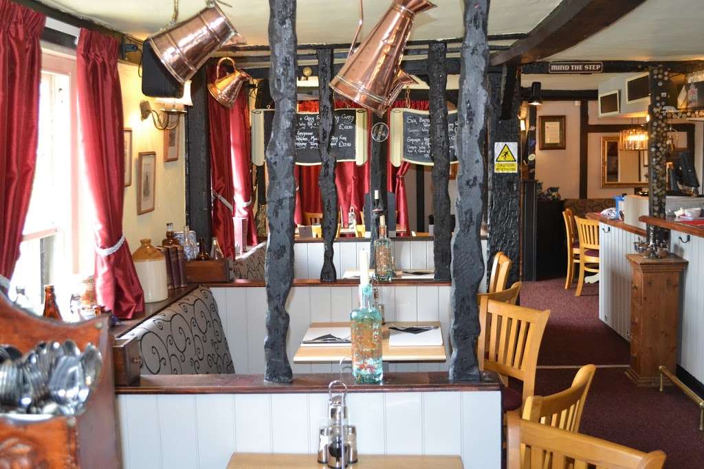 The Hand & Crown | 17 High Wych Rd, Sawbridgeworth CM21 0AY, UK | Phone: 01279 725892