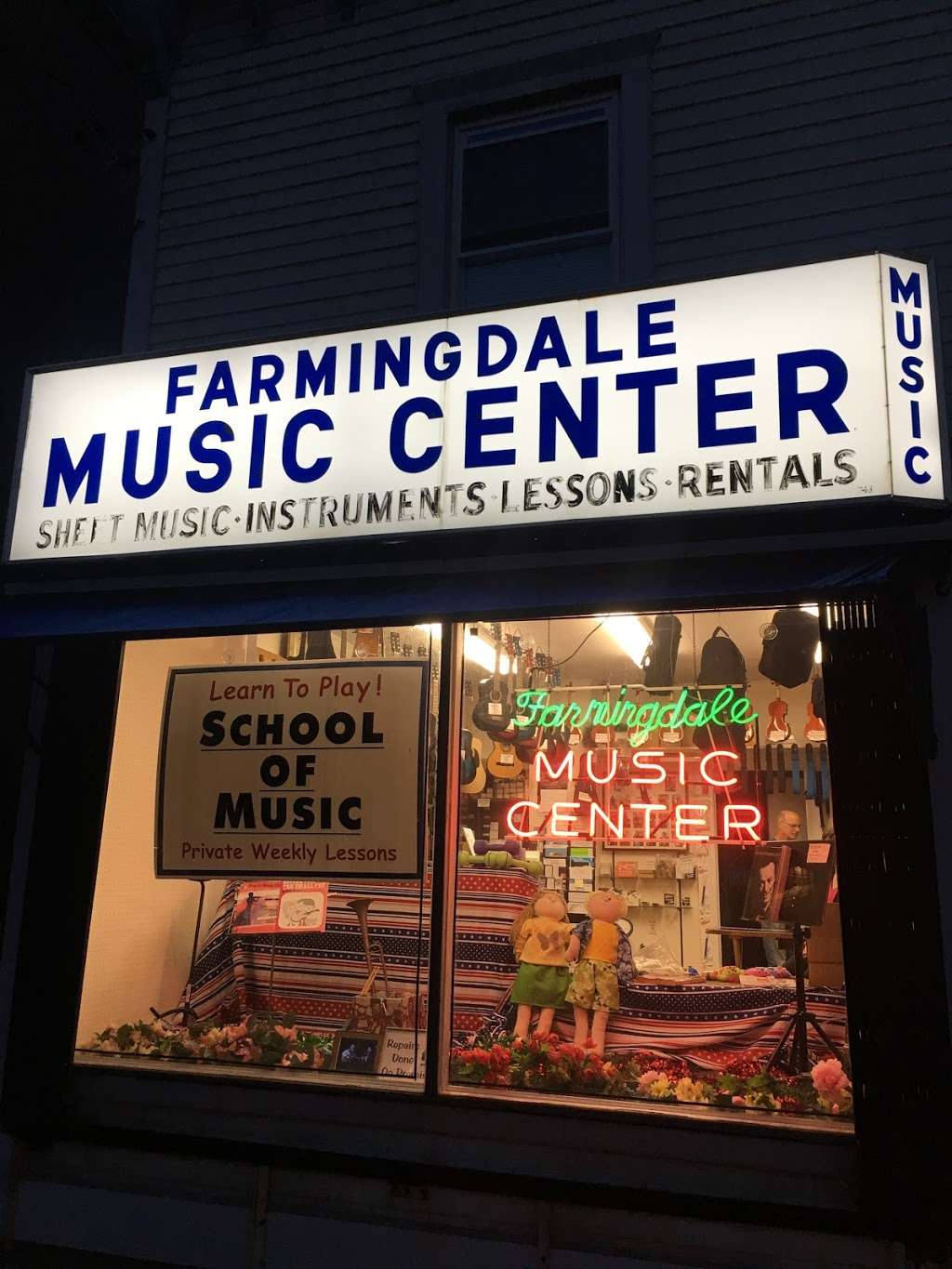 Farmingdale Music Center | 135 Main St, Farmingdale, NY 11735, USA | Phone: (516) 249-0885