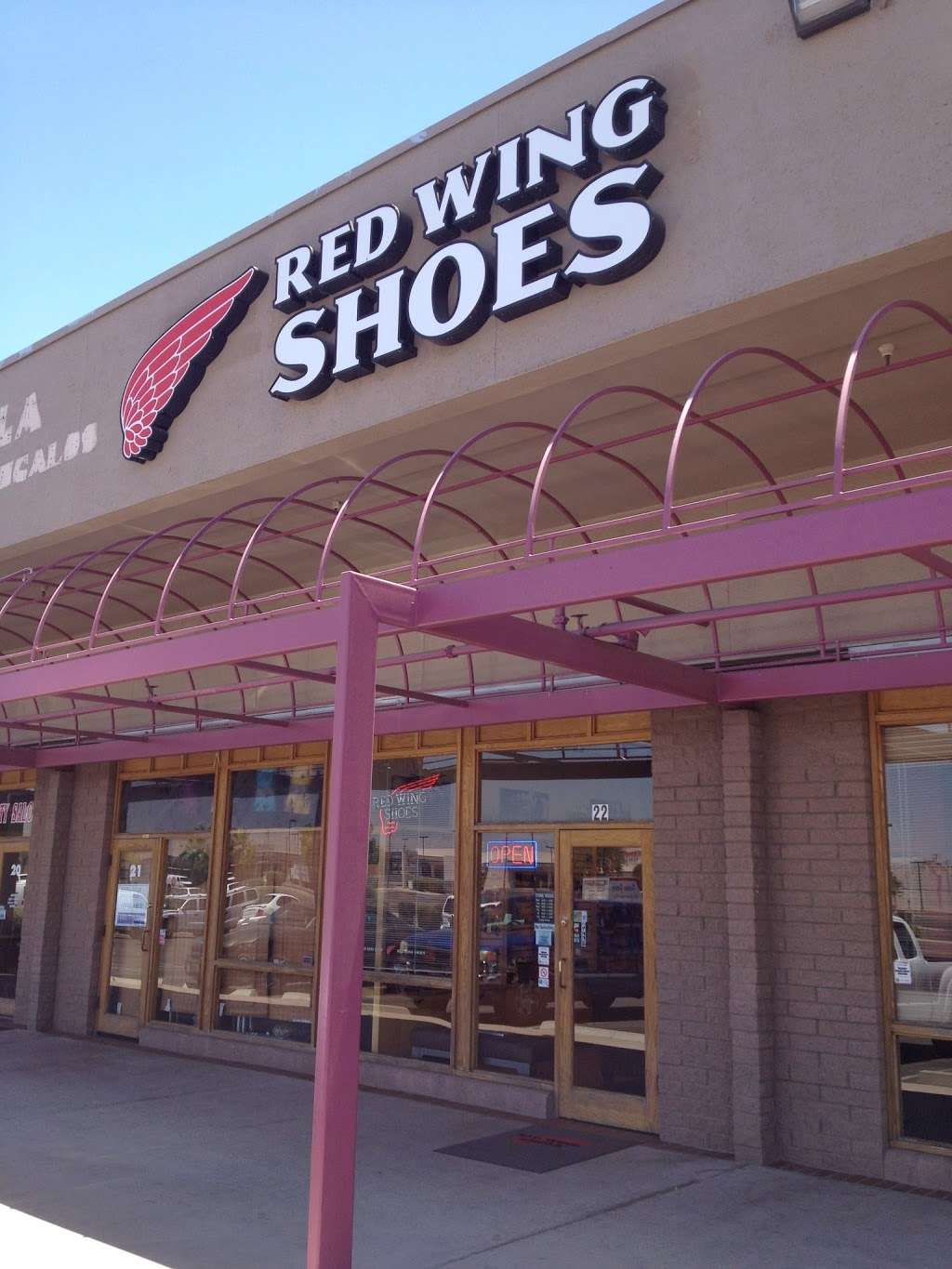 Red Wing | 1911 W Broadway Rd #22, Mesa, AZ 85202, USA | Phone: (480) 833-4631