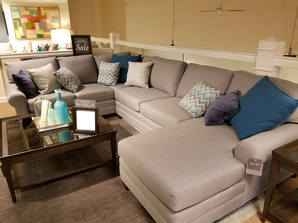 Bassett Home Furnishings | 5515 Concord Pike, Wilmington, DE 19803 | Phone: (302) 477-3970