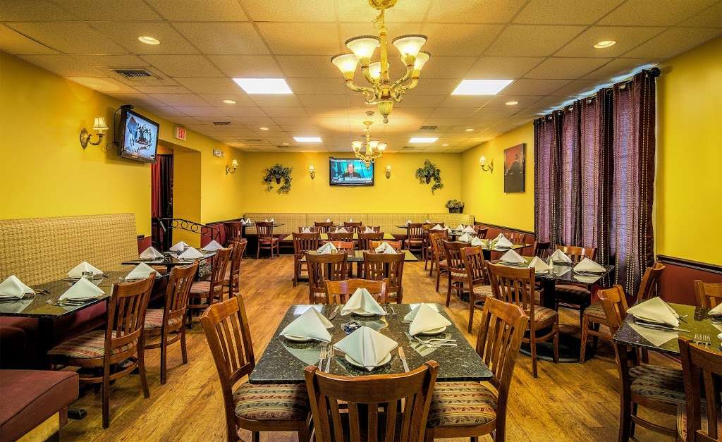 Marias Ristorante on Summit | 8100 Ridge Ave, Philadelphia, PA 19128 | Phone: (215) 508-5600