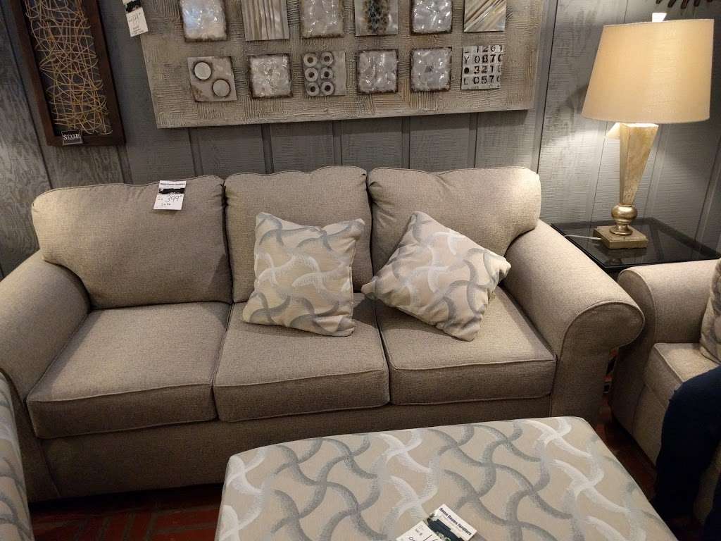 Home Rooms Furniture | 7211 State Ave, Kansas City, KS 66112, USA | Phone: (913) 788-4663