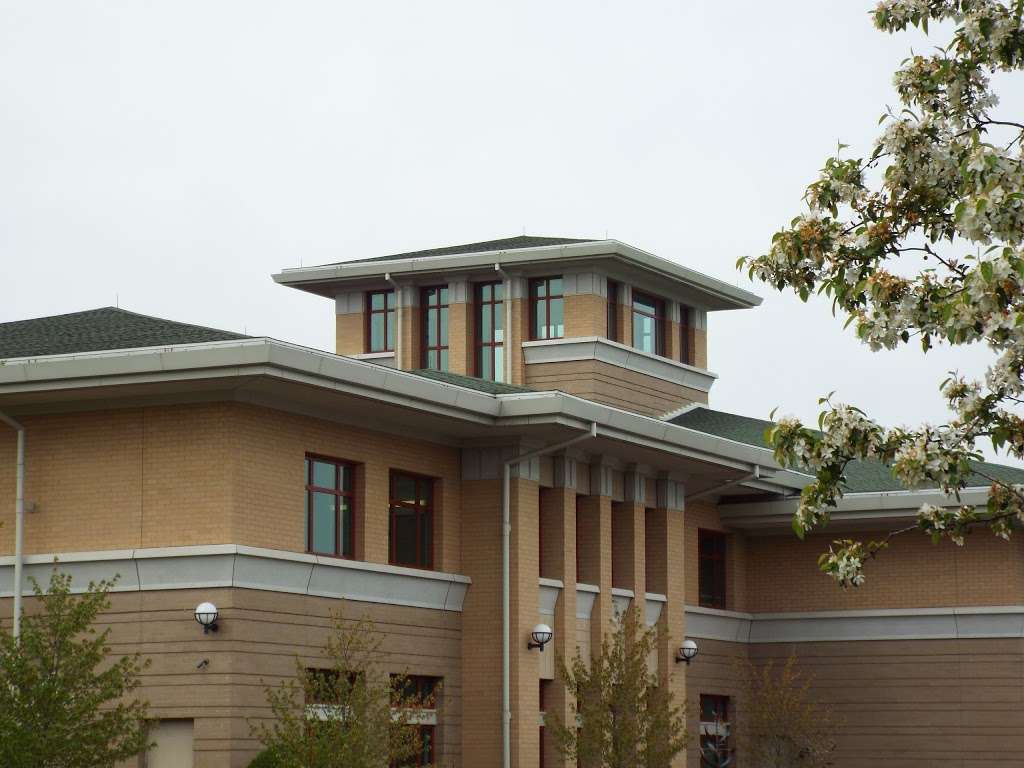 Fremont Public Library | 1170 N Midlothian Rd, Mundelein, IL 60060, USA | Phone: (847) 566-8702