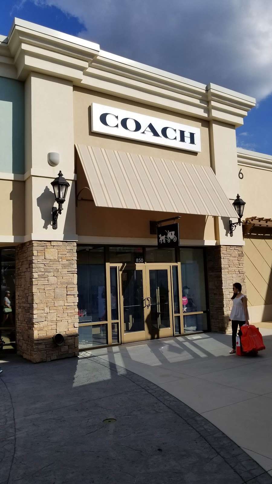 COACH CHARLOTTE | 5416 New Fashion Way #850, Charlotte, NC 28278, USA | Phone: (704) 588-6598