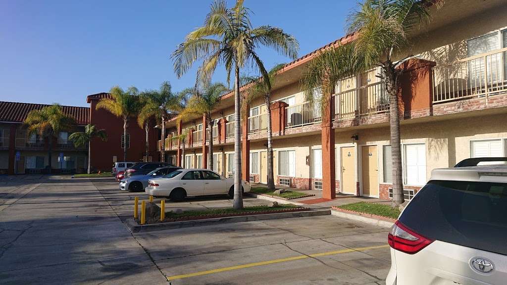 GuestHouse Inn & Suites South Gate | 8821 Garfield Ave, South Gate, CA 90280, USA | Phone: (562) 927-0212