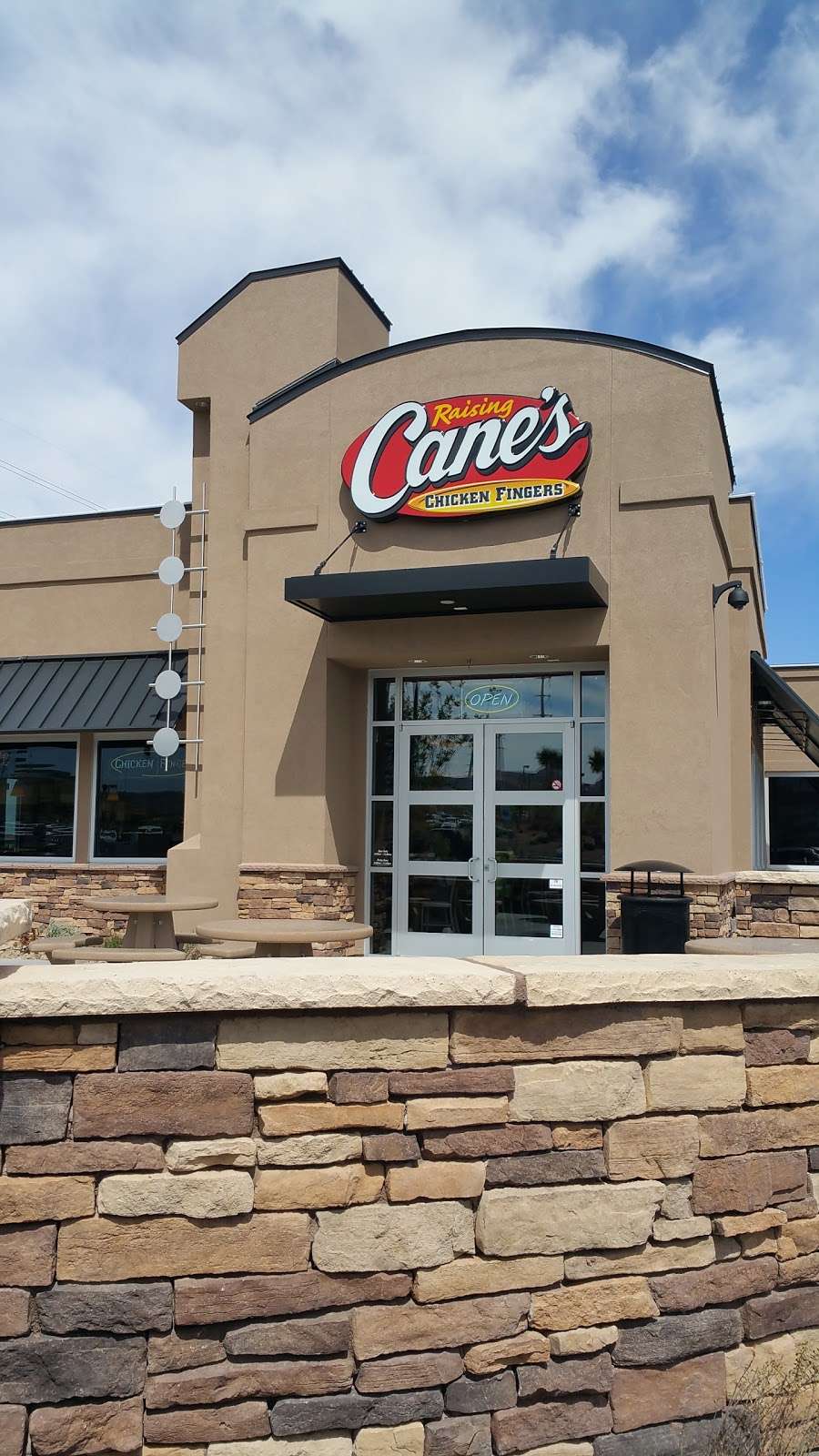 Raising Canes Chicken Fingers | 110 N Stephanie St, Henderson, NV 89074, USA | Phone: (702) 971-2388