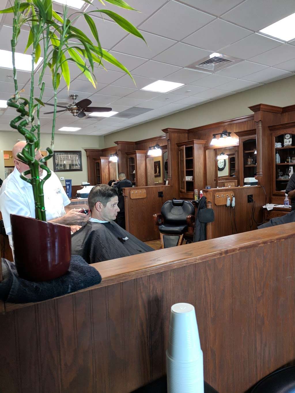 Roosters Mens Grooming Center- Wellington | 2335 Florida 7 #800 ROOSTERS PLAZA AT WELLINGTON GREEN, Wellington, FL 33414, USA | Phone: (561) 798-0606