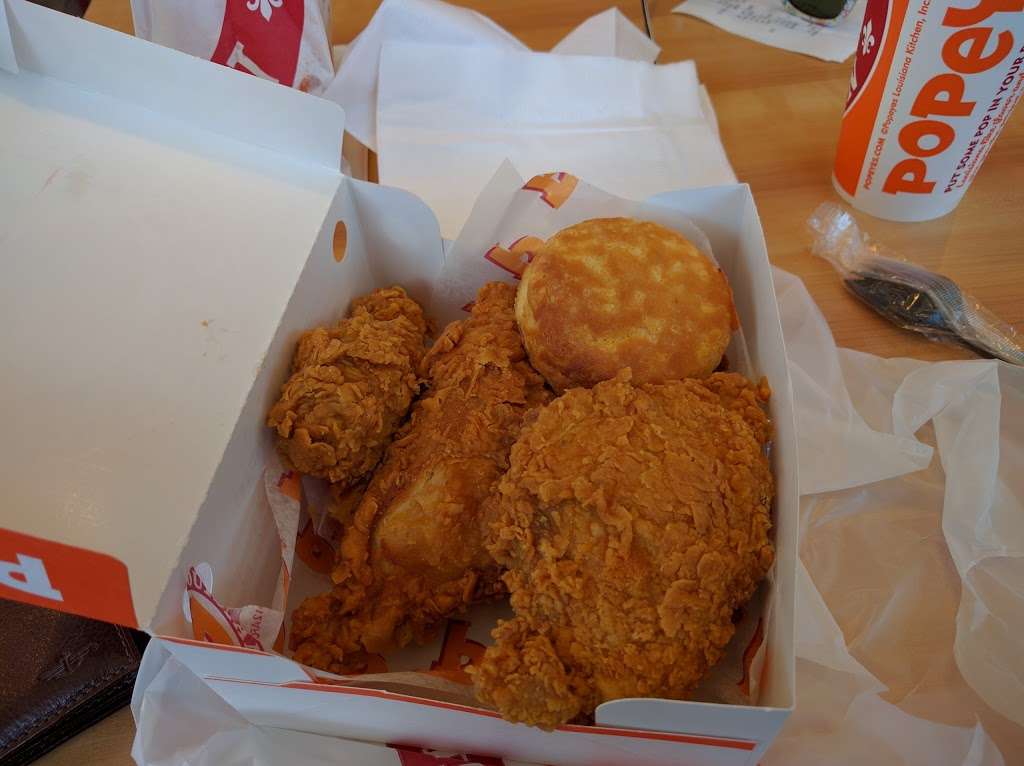 Popeyes Louisiana Kitchen | 325 W Jericho Turnpike, Huntington, NY 11743, USA | Phone: (631) 824-6142