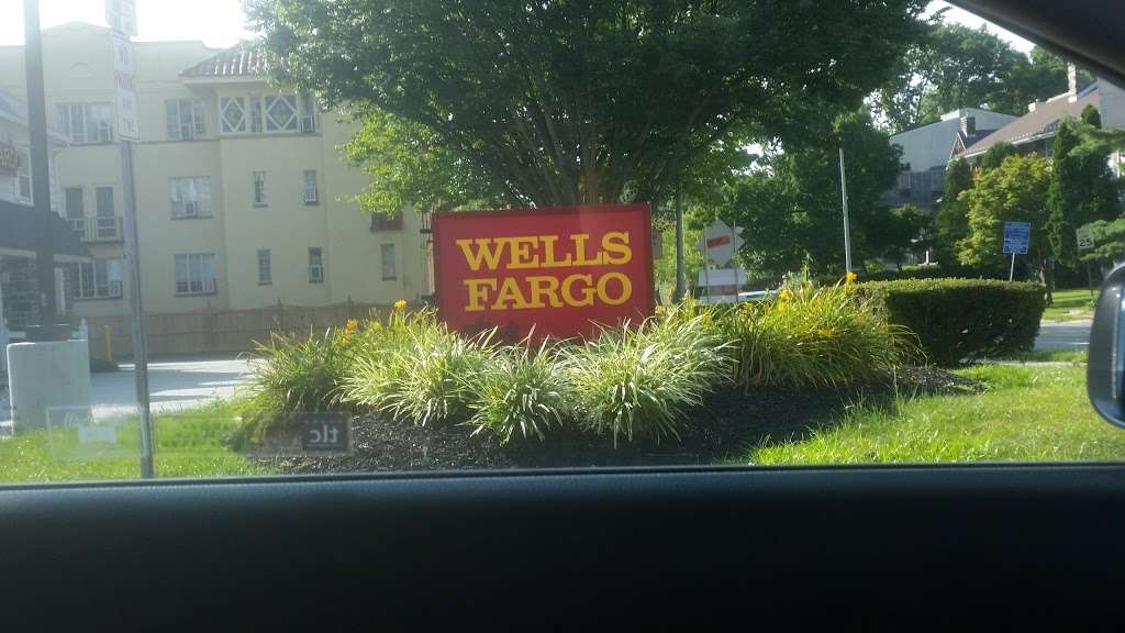 Wells Fargo Bank | 402 Lancaster Ave, Haverford, PA 19041 | Phone: (610) 645-1660