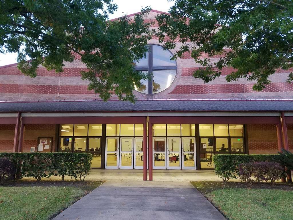 St Thomas Aquinas Catholic | 12627 W Bellfort Ave, Sugar Land, TX 77478, USA | Phone: (281) 240-6721