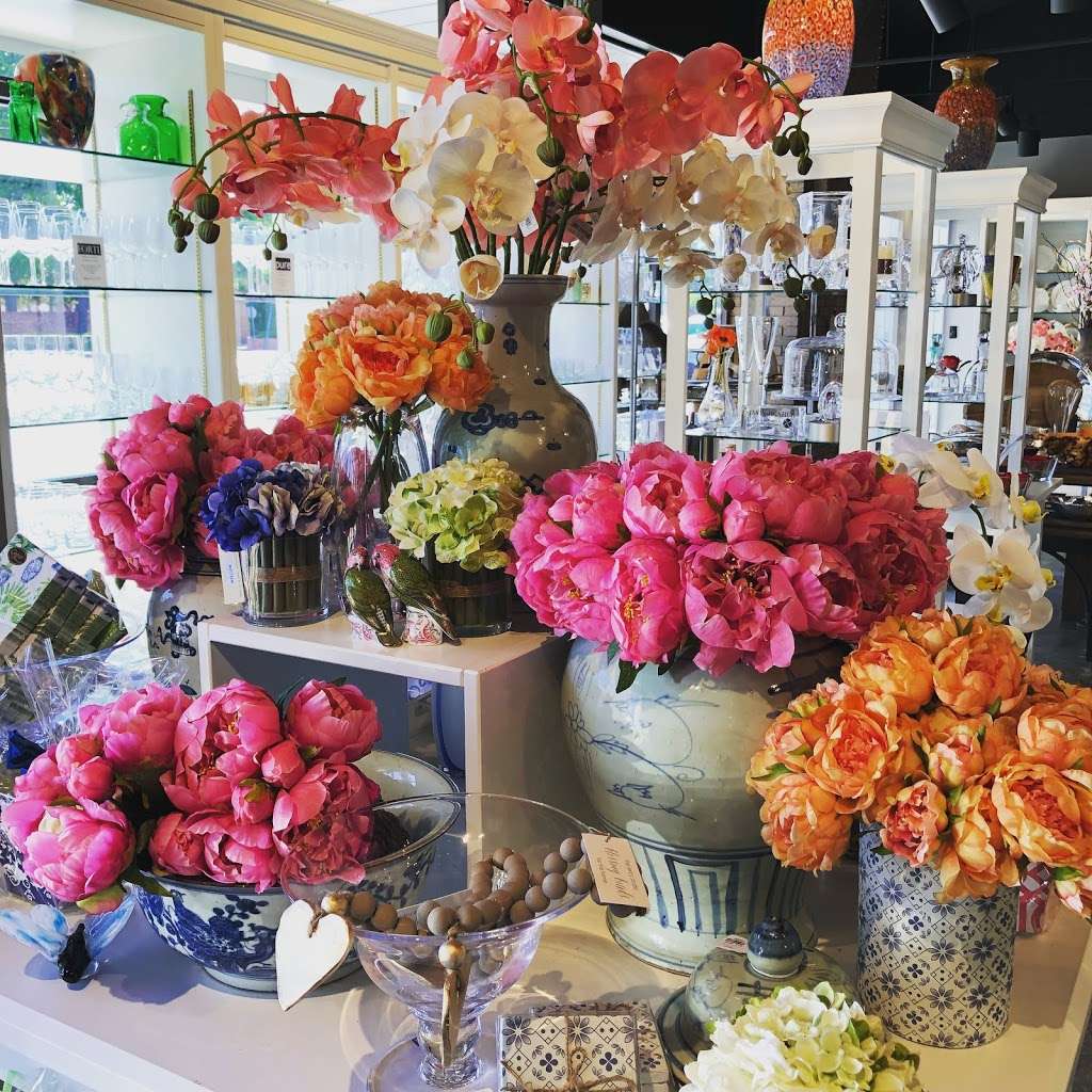 Roberts China and Gifts | 12651 Memorial Dr suite d, Houston, TX 77024, USA | Phone: (713) 973-8171