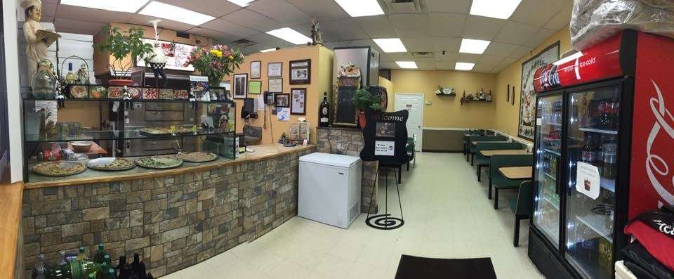 Filippos Pizzeria & Grill | 253 High St E, Glassboro, NJ 08028, USA | Phone: (856) 243-5845