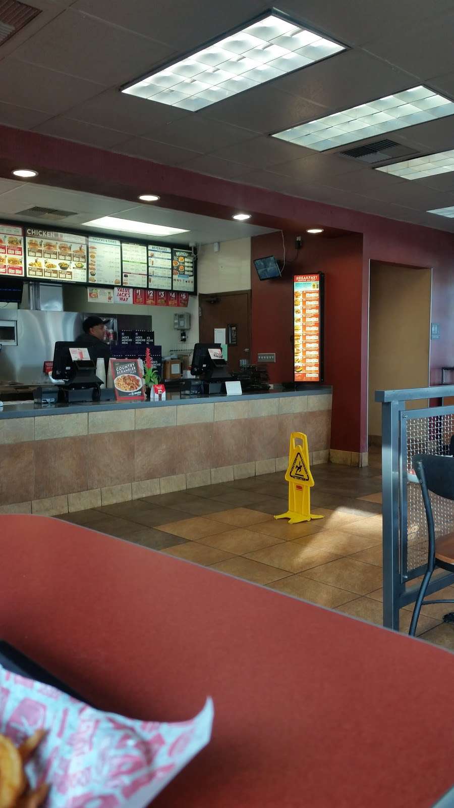 Jack in the Box | 1335 N Dudley St, Pomona, CA 91768, USA | Phone: (909) 622-1004