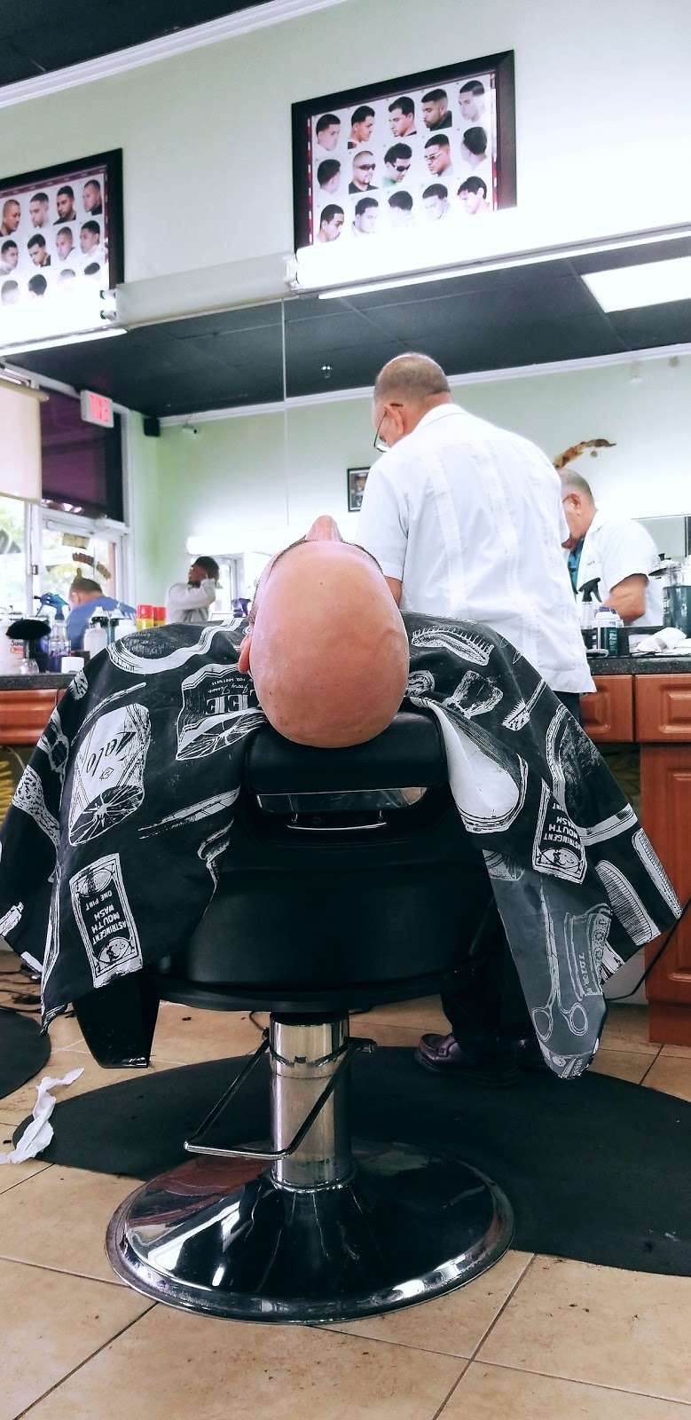 Duarte Barber Shop | 3141 Florida Mango Rd, Lake Worth, FL 33461 | Phone: (561) 929-3514