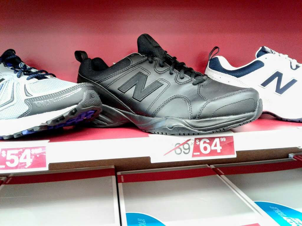 Famous Footwear | CULPEPER MARKETPLACE, 787 Nalles Mill Rd, Culpeper, VA 22701, USA | Phone: (540) 321-6171