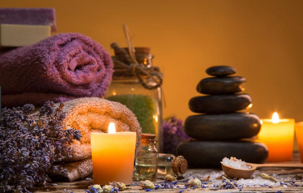 Blue Moon Spa | 1182 N Main St, Manteca, CA 95336, USA | Phone: (209) 665-4007