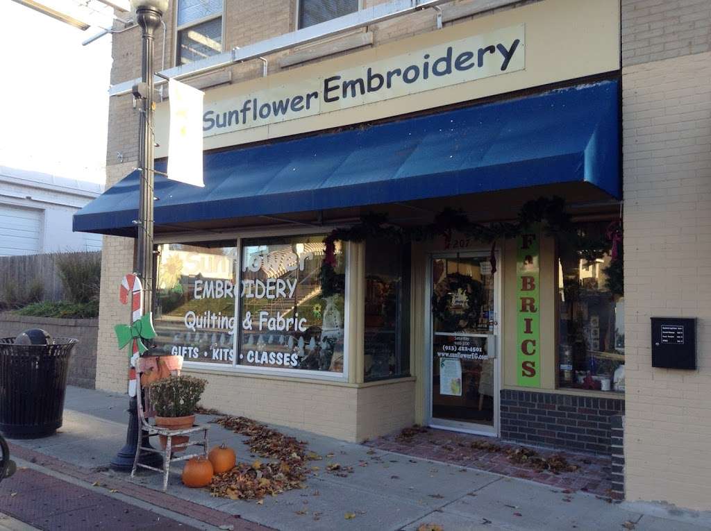 Sunflower Embroidery, Quilting and Fabrics | 207 Oak St, Bonner Springs, KS 66012, USA | Phone: (913) 422-4501