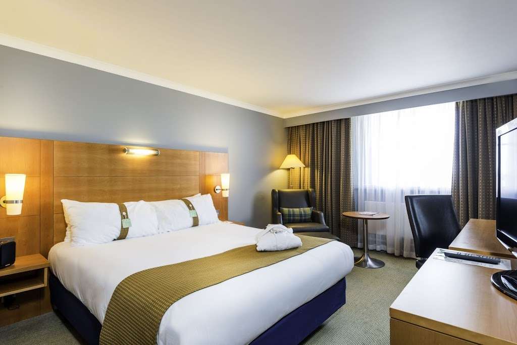 Holiday Inn London Sutton | Gibson Rd, Sutton SM1 2RF, UK | Phone: 0871 942 9113