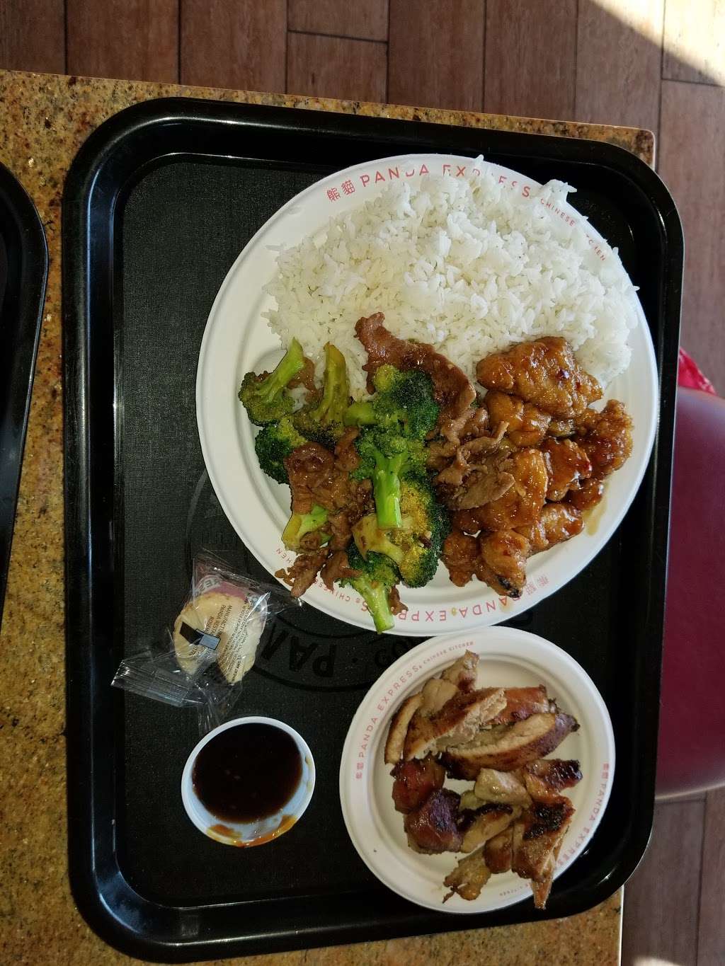 Panda Express | 3606 S 27th St, Milwaukee, WI 53221, USA | Phone: (414) 282-6168