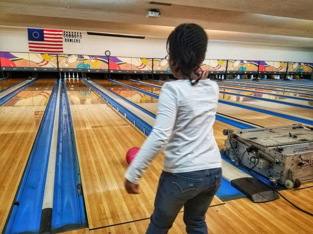 Pleasant Hill Lanes | 1001 W Newport Pike, Wilmington, DE 19804, USA | Phone: (302) 998-8811