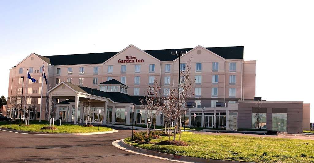 Hilton Garden Inn Dulles North | 22400 Flagstaff Plaza, Ashburn, VA 20148, USA | Phone: (703) 723-8989