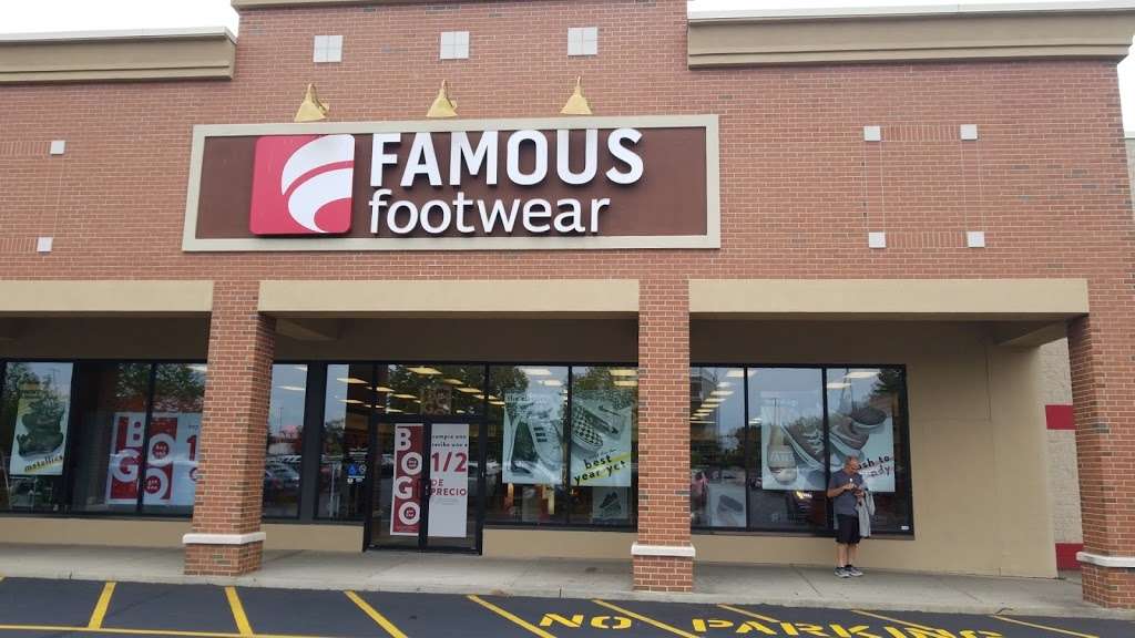 Famous Footwear | 3571 Hempstead Turnpike, Levittown, NY 11756, USA | Phone: (516) 688-6220