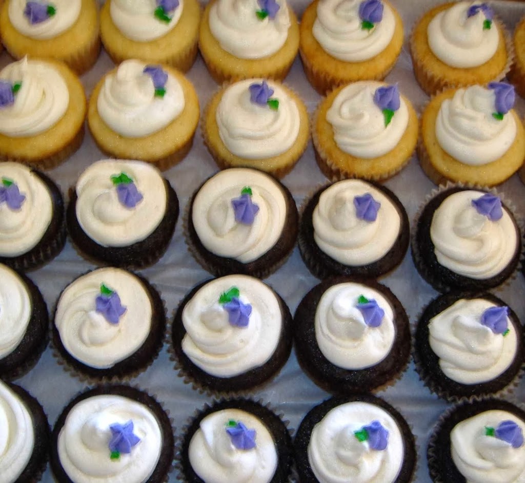 Mrs. Fitzwaters Gourmet Cupcakes | 620 N 17th St, Lexington, MO 64067, USA | Phone: (660) 232-0873