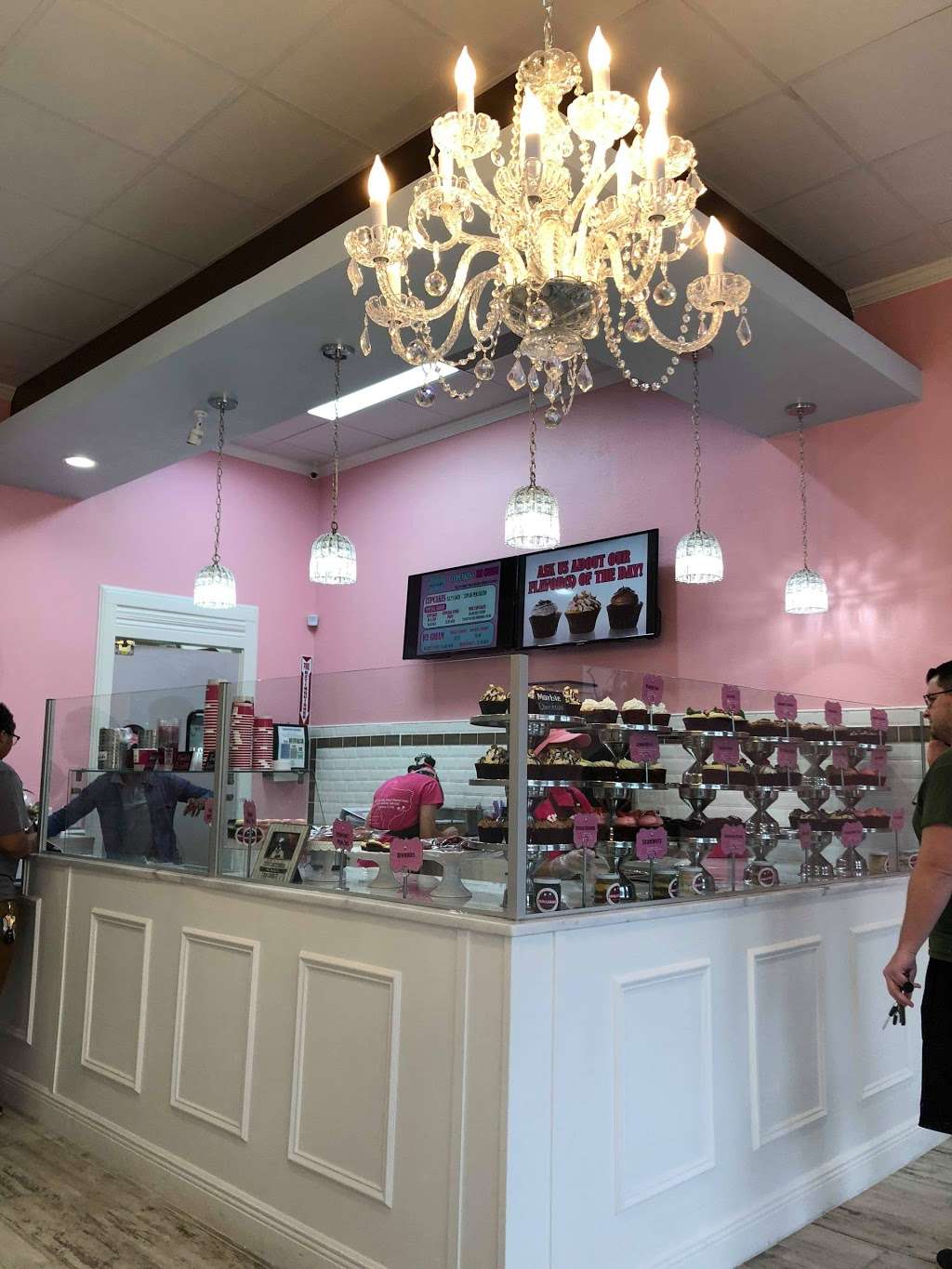 Smallcakes | 3141 FM 528 Rd Suite 348, Friendswood, TX 77546, USA | Phone: (832) 569-4266