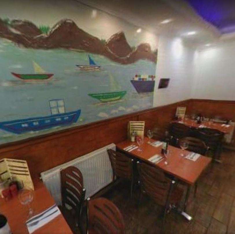 Burlingtons Fish & Restaurant Romford | 168 Main Rd, Romford RM2 5HS, UK | Phone: 01708 728654
