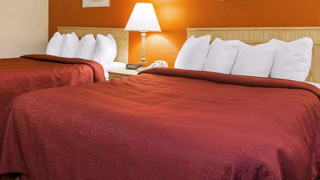 Quality Inn & Suites Greensburg I-74 | 2211 IN-3, Greensburg, IN 47240, USA | Phone: (812) 663-9998