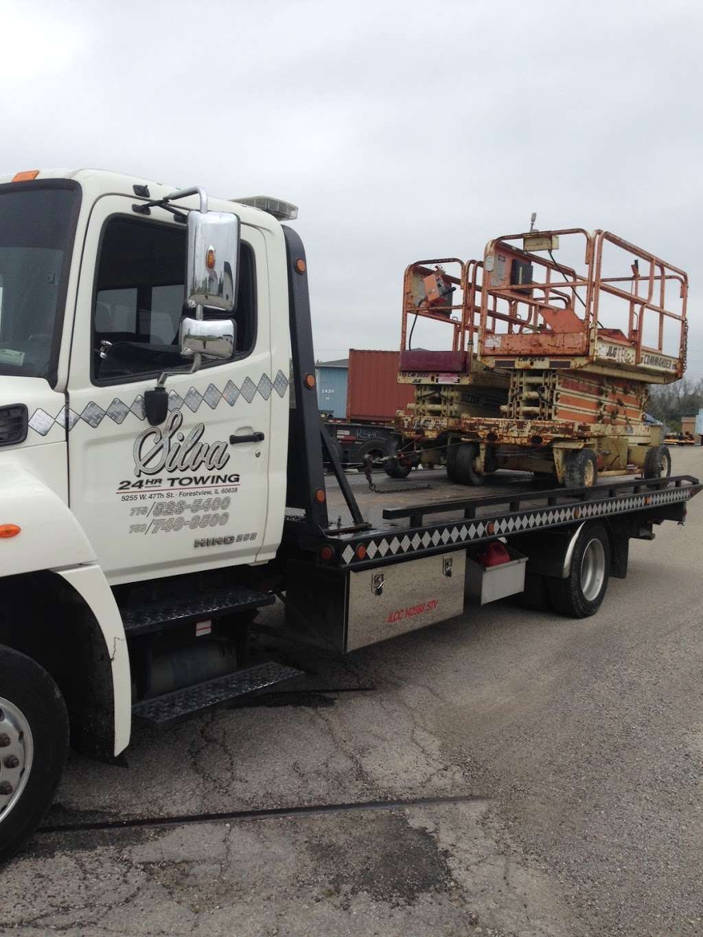 Silva 24Hr Towing Inc. | 5255 W 47th St, Chicago, IL 60638 | Phone: (773) 424-8341