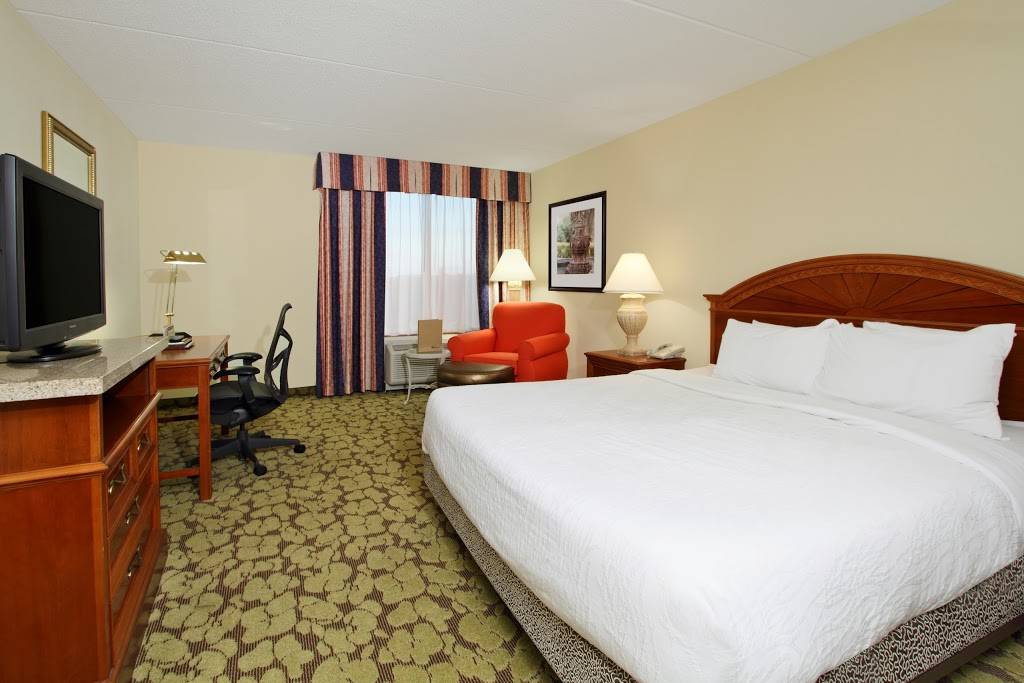 Hilton Garden Inn Chesapeake/Greenbrier | 1565 Crossways Blvd, Chesapeake, VA 23320, USA | Phone: (757) 420-2515