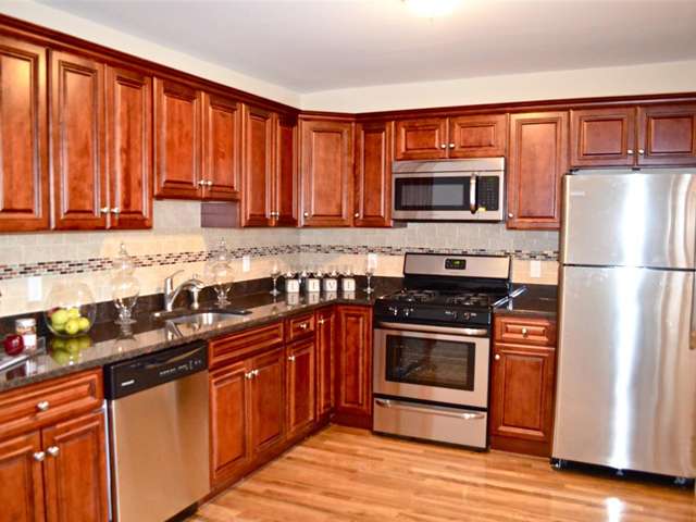 Eagle Rock Apartments at Woodbury | 92 Fairhaven Blvd, Woodbury, NY 11797 | Phone: (516) 939-8149