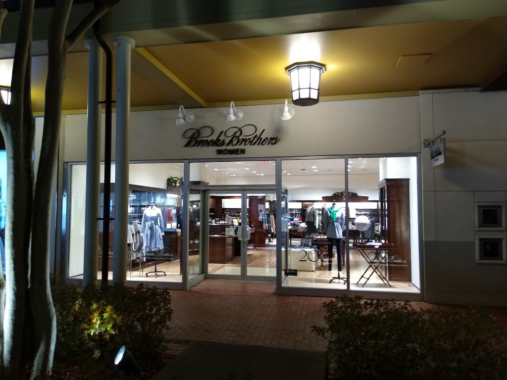 Brooks Brothers | 9200 Stony Point Pkwy, Richmond, VA 23235, USA | Phone: (804) 272-8424