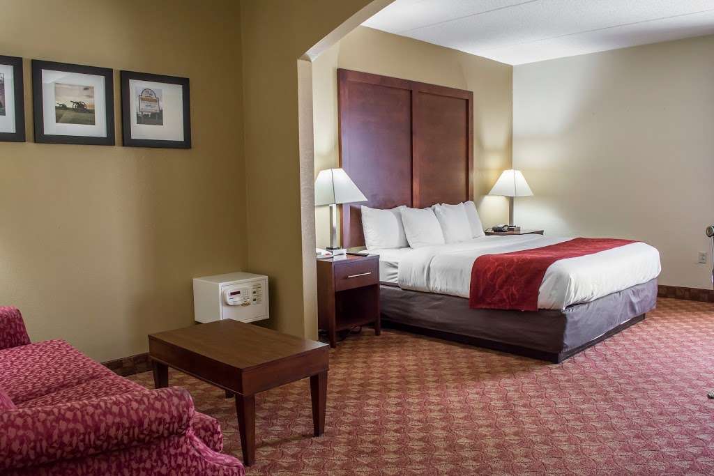 Quality Inn & Suites Hagerstown | 920 Dual Hwy, Hagerstown, MD 21740, USA | Phone: (301) 739-9050