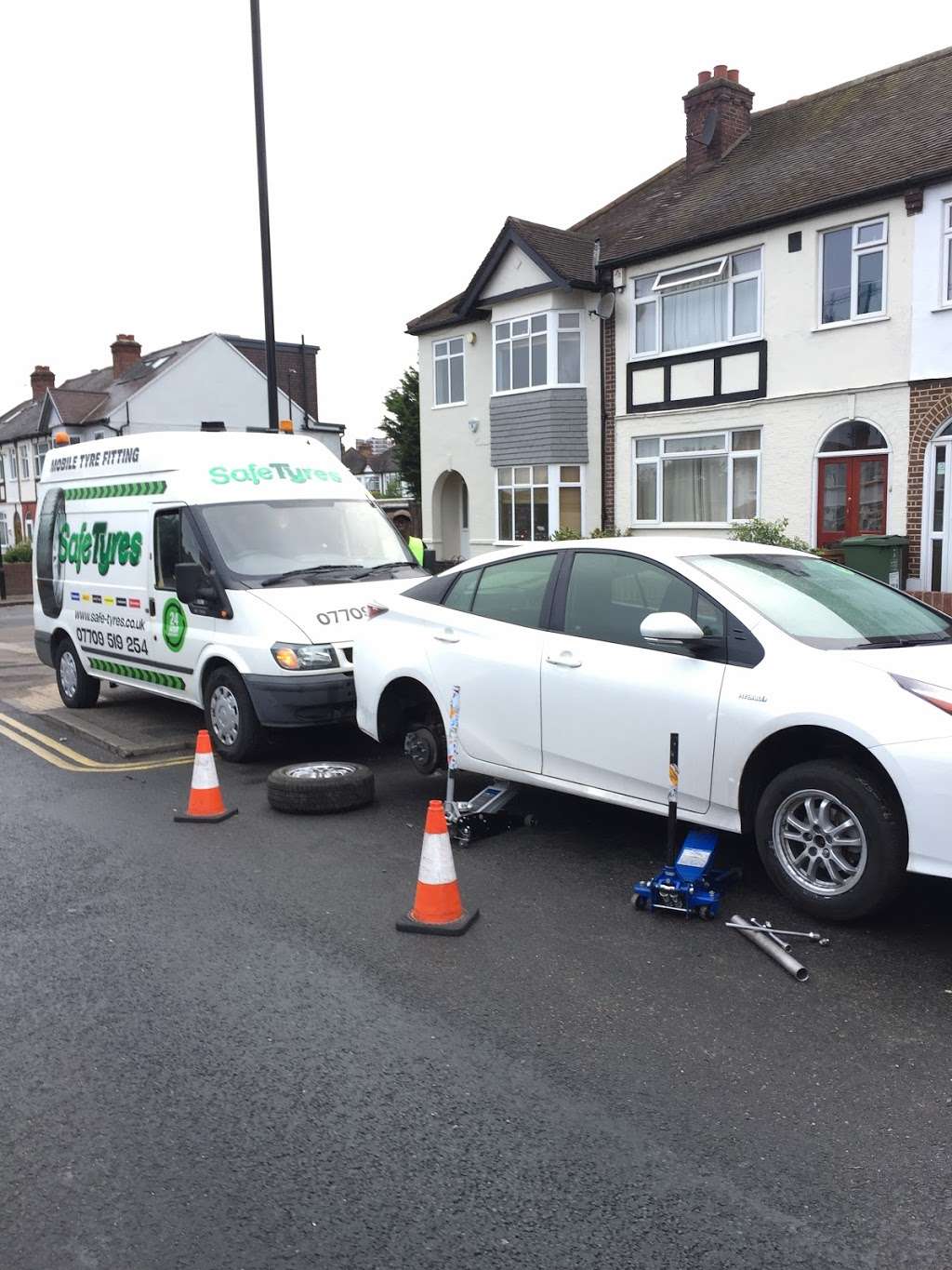 24 hour mobile tyre fitting south london | 39B Rye Hill Park, Peckham, London SE15 3JN, UK | Phone: 07709 519254